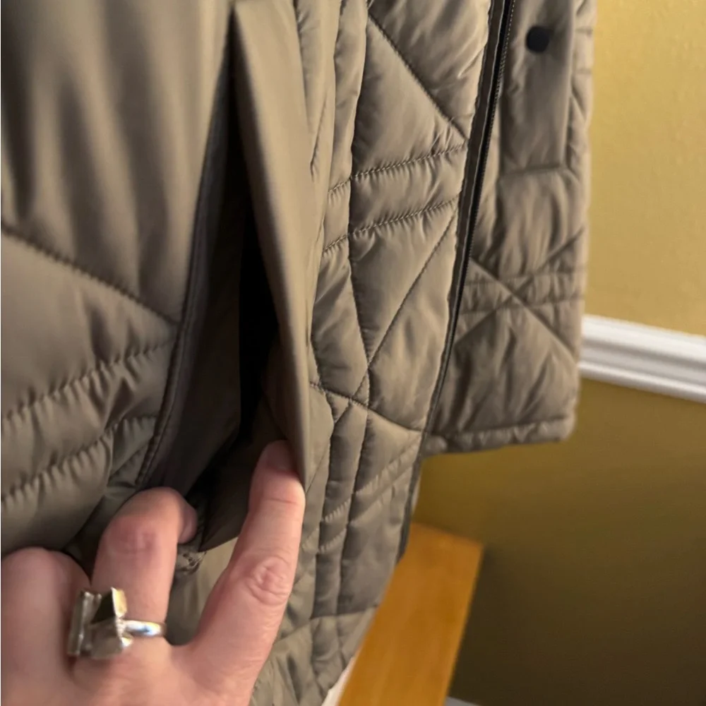 Quilted Hooded Vest in Tan - Picture 6 of 7